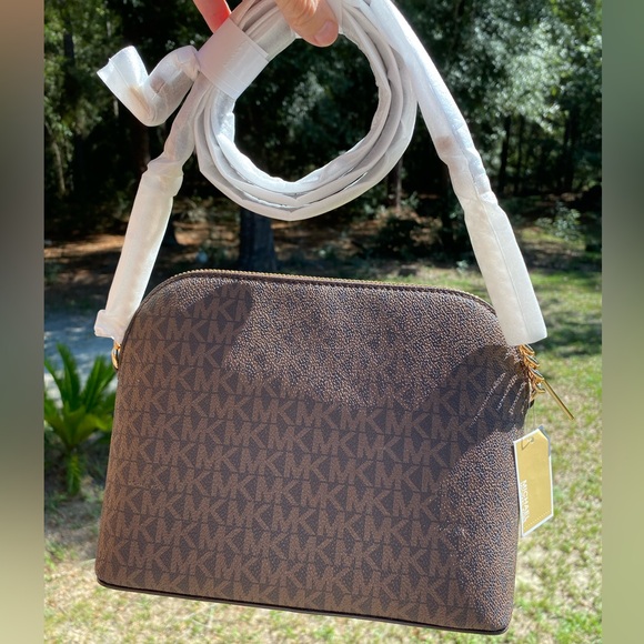 Michael Kors Jet set travel med dome crossbody - Picture 3 of 6